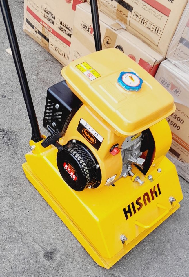 کمپکتور هیساکی ۲تن با موتور روبین ۵اسب